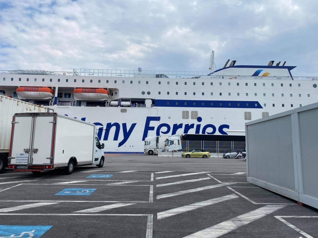 UCS Express Deliveries - Removals from Ireland to Spain
