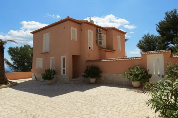 4 bed villa in Calpe
