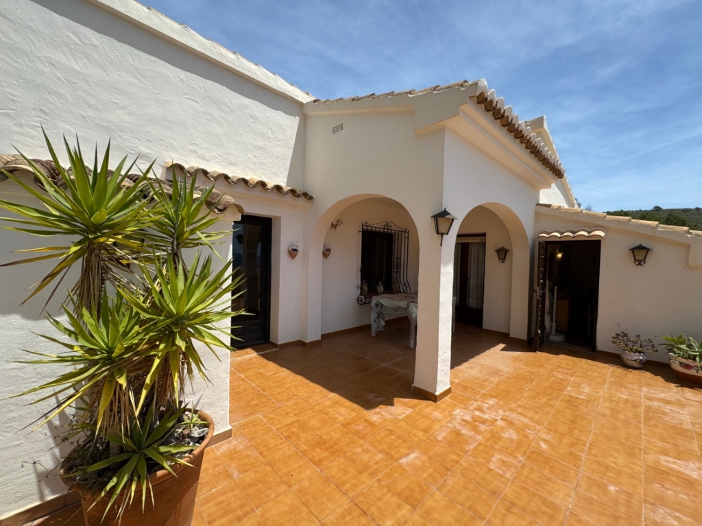 2 bed apartment in Moraira