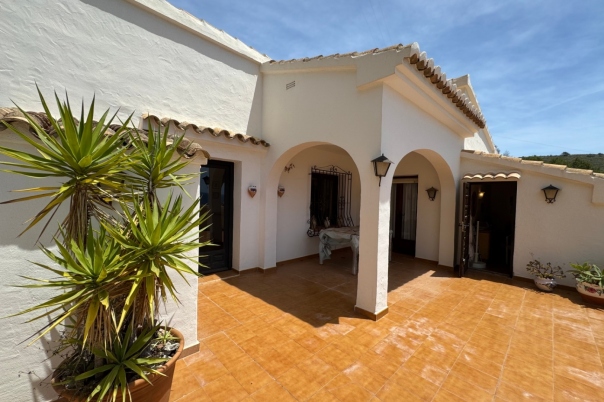 2 bed apartment in Moraira