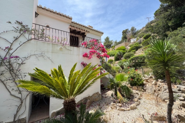 2 bed apartment in Moraira