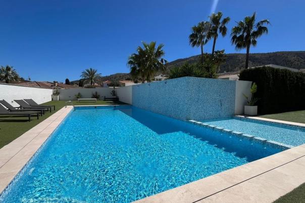 3 bed villa in Albir