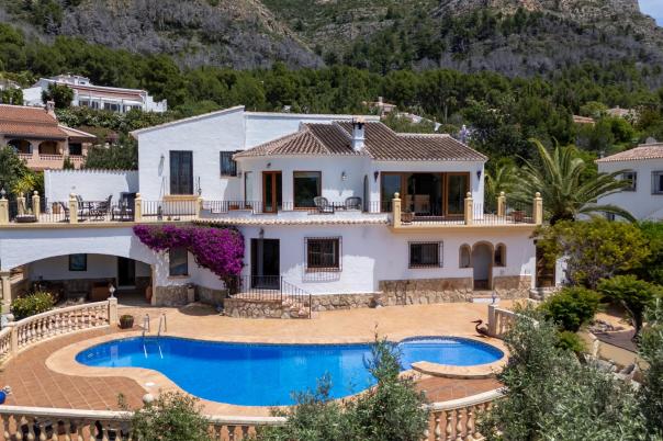 5 bed villas in Javea