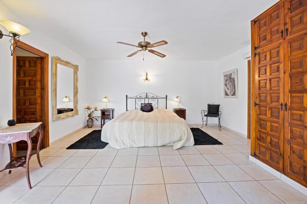 5 bed villas in Javea
