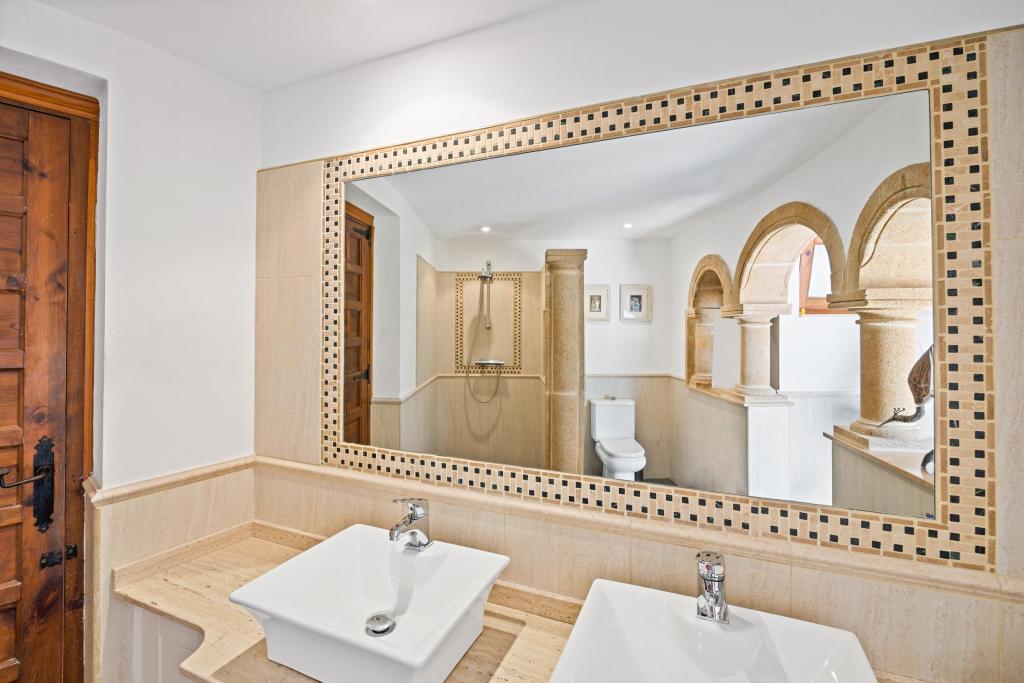 5 bed villas in Javea