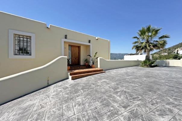 3 bed villa in Jalón