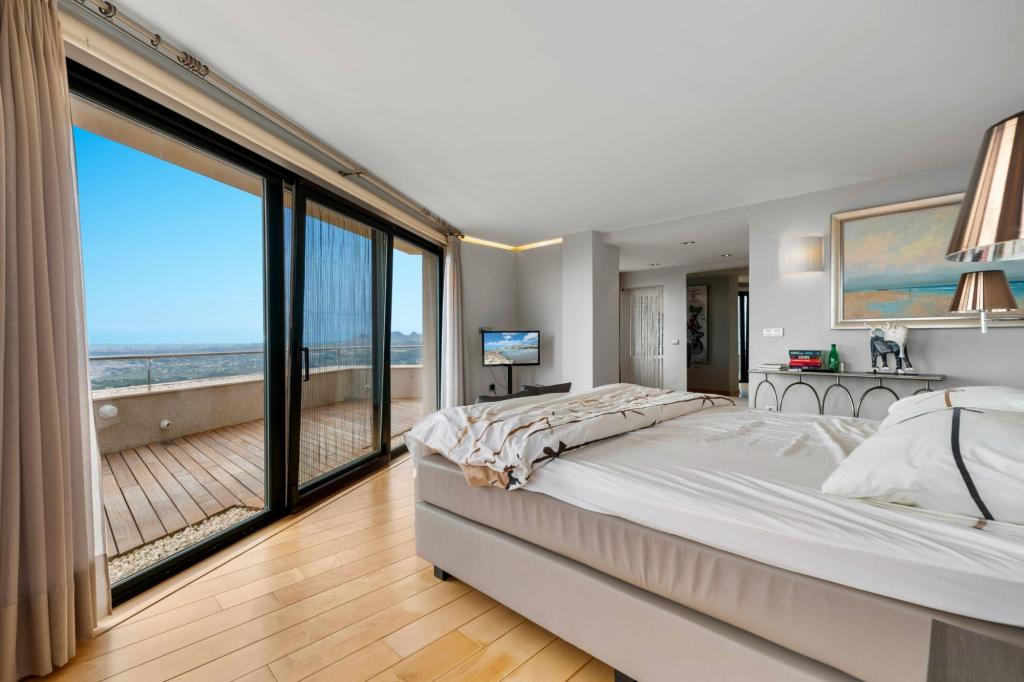 4 bed apartment in Altea