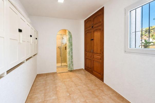 5 bed villas in Benissa