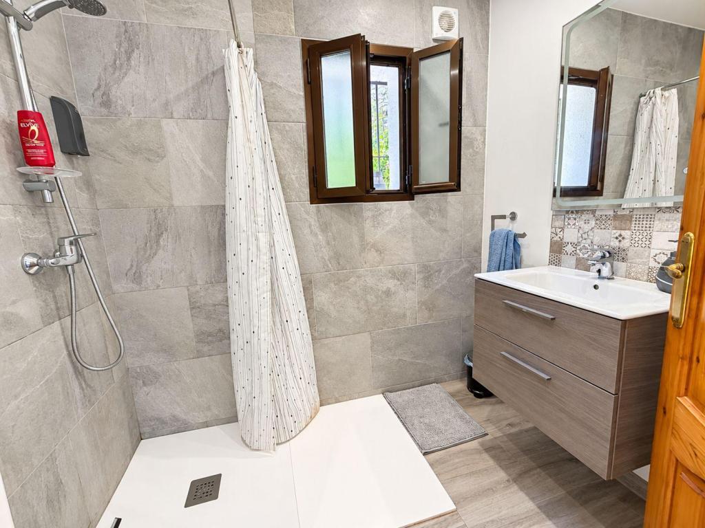 5 bed villas in Benissa