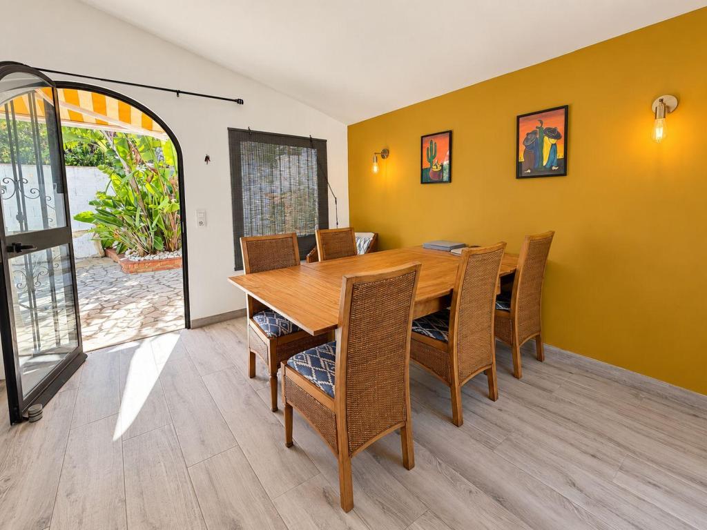5 bed villas in Benissa
