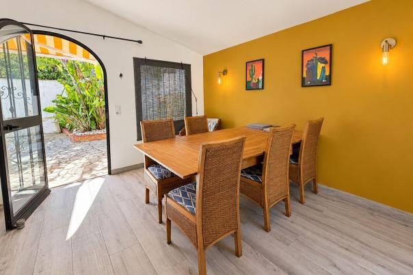 5 bed villas in Benissa