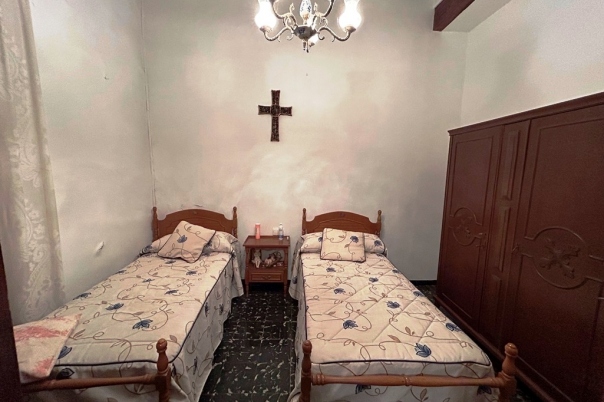 4 bed town_house in Sagra