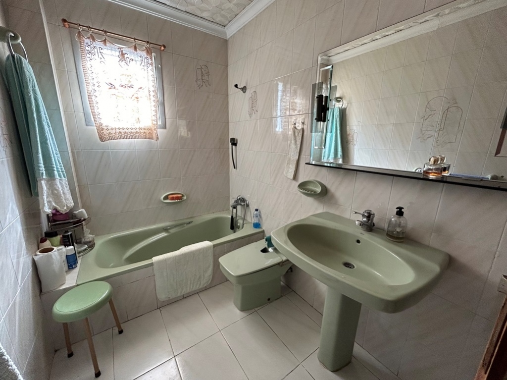 4 bed town_house in Sagra