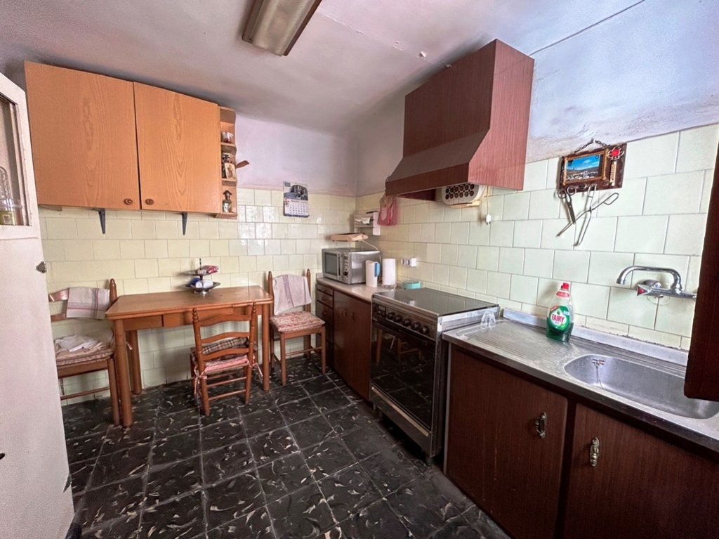 4 bed town_house in Sagra