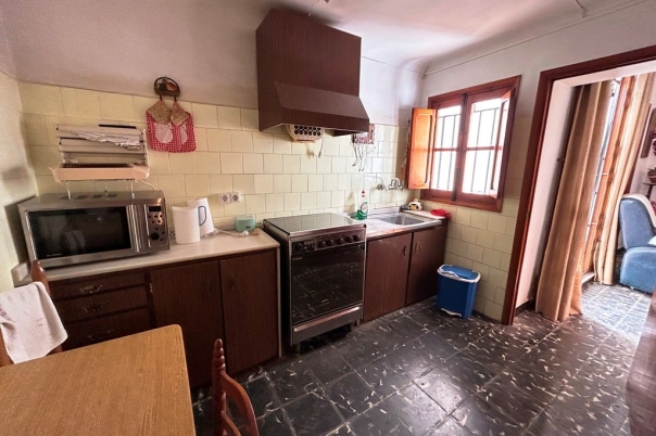 4 bed town_house in Sagra