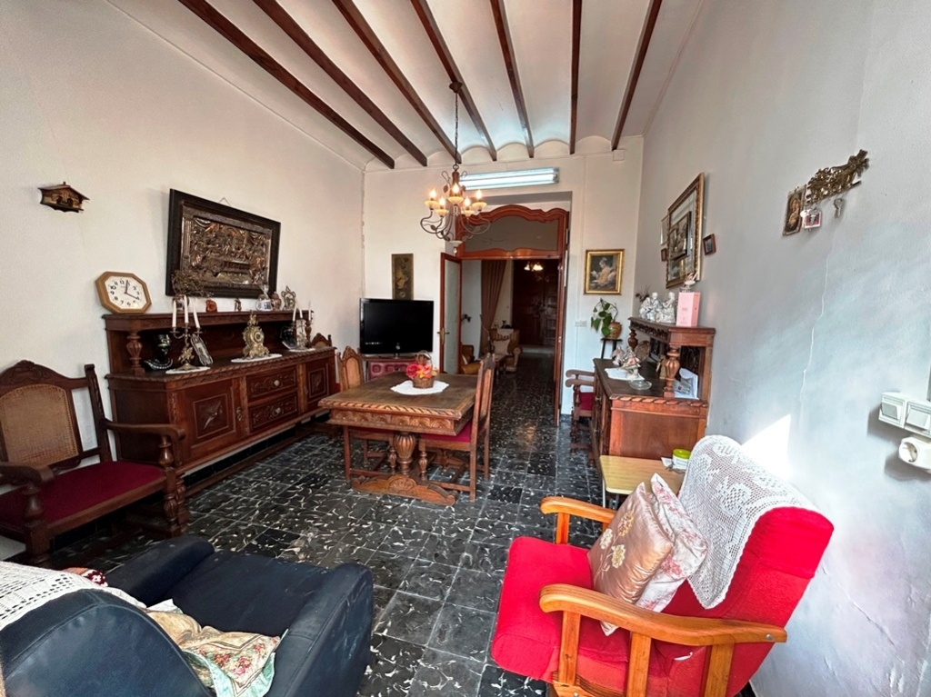 4 bed town_house in Sagra