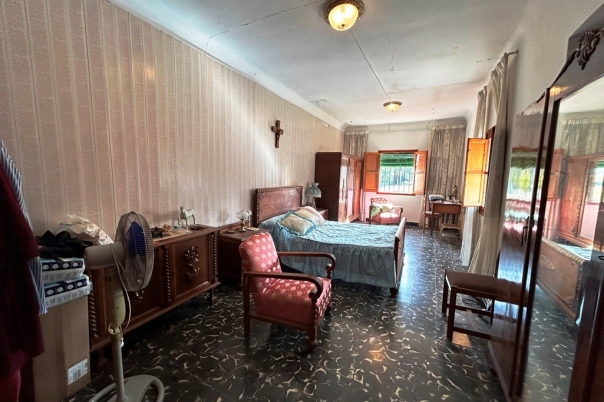 4 bed town_house in Sagra