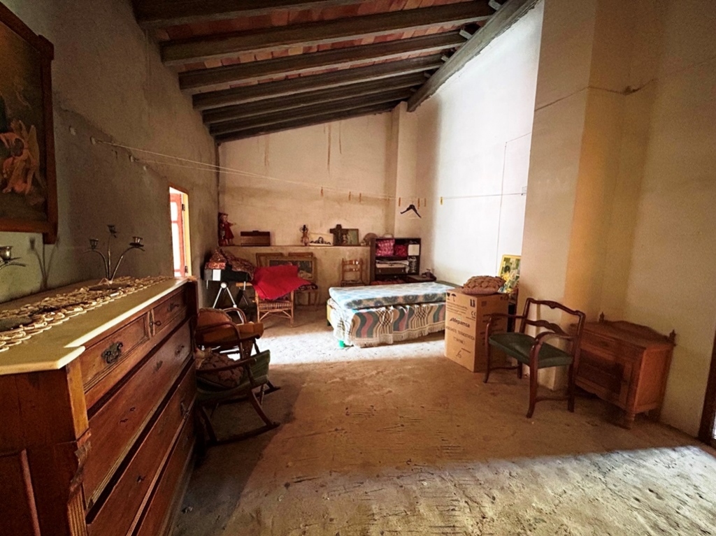 4 bed town_house in Sagra