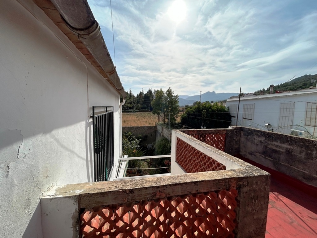 4 bed town_house in Sagra