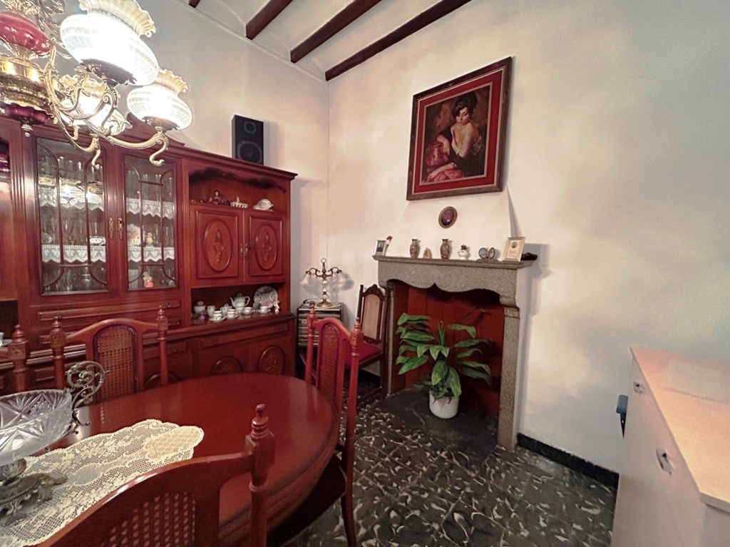 4 bed town_house in Sagra