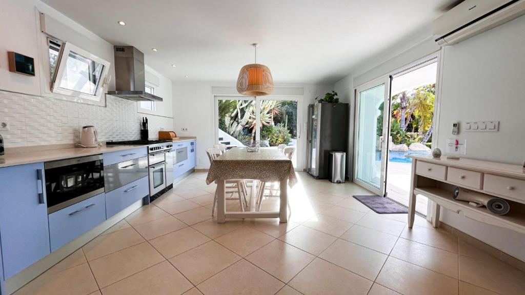 5 bed villas in Javea