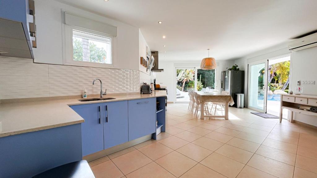 5 bed villas in Javea