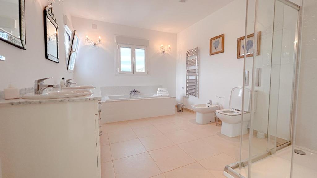 5 bed villas in Javea