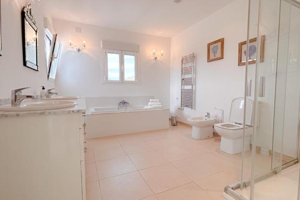 5 bed villas in Javea