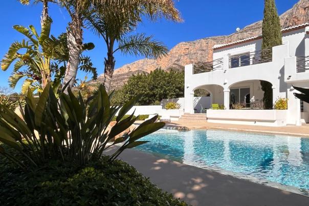 5 bed villas in Javea
