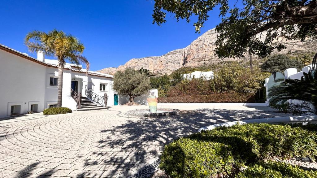 5 bed villas in Javea