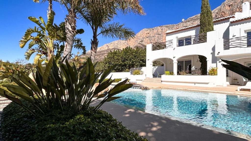 5 bed villas in Javea