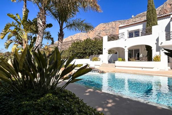 5 bed villas in Javea