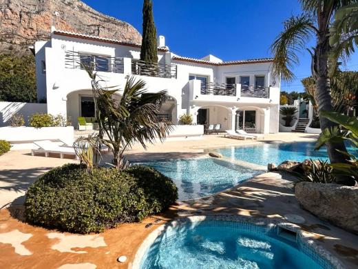 5 bed villas in Javea