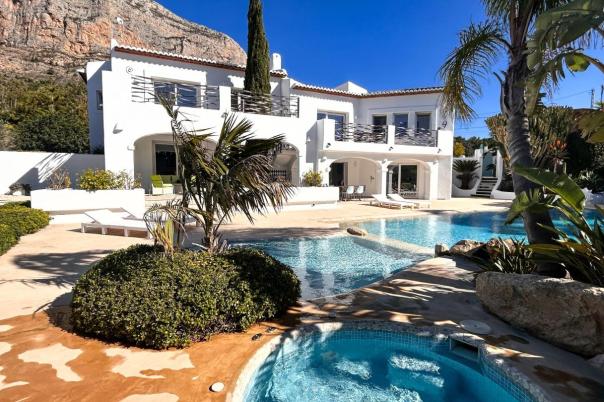 5 bed villas in Javea