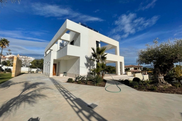 4 bed casa / chalet in Benissa