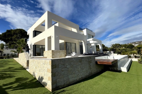 4 bed casa / chalet in Benissa