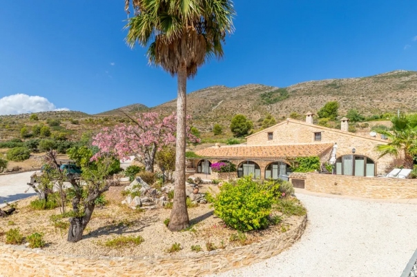 8 bed finca in Benissa