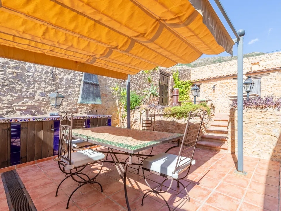 8 bed finca in Benissa