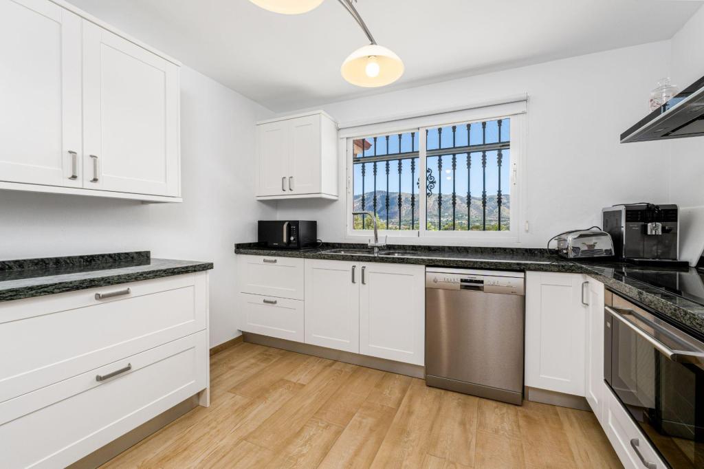 7 bed villa in Alfaz del Pi