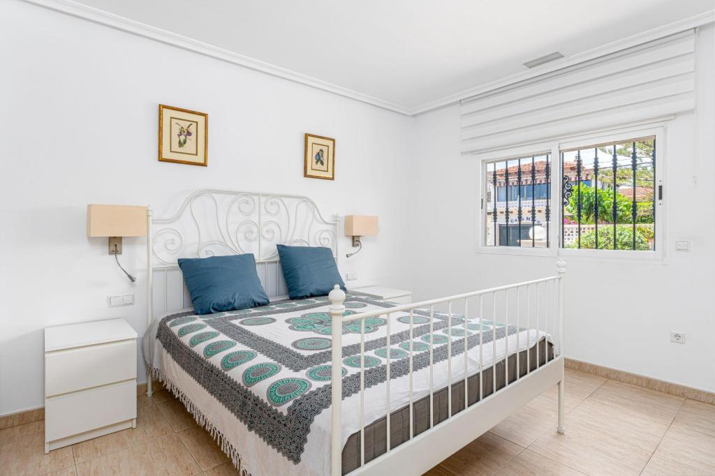 7 bed villa in Alfaz del Pi