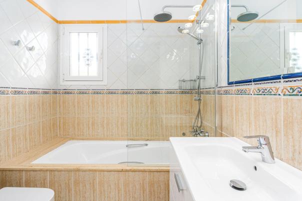 7 bed villa in Alfaz del Pi