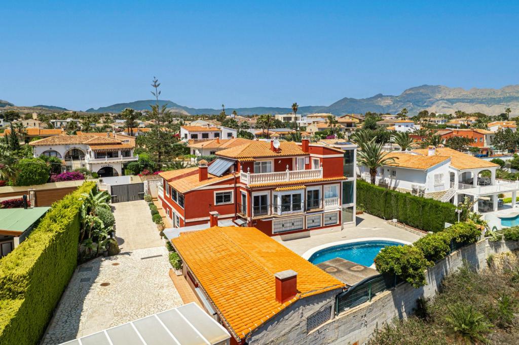7 bed villa in Alfaz del Pi