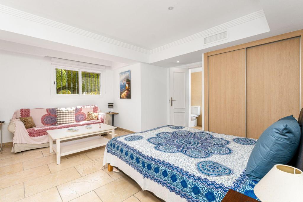 7 bed villa in Alfaz del Pi