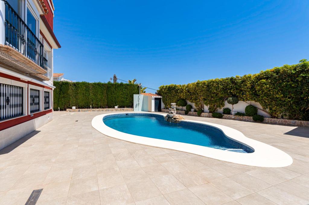 7 bed villa in Alfaz del Pi