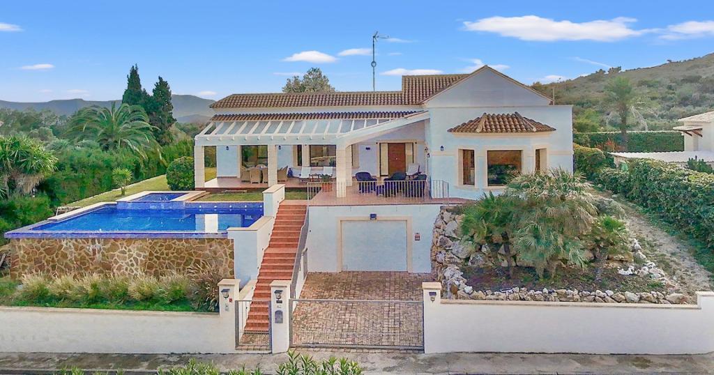 4 bed villa in Denia