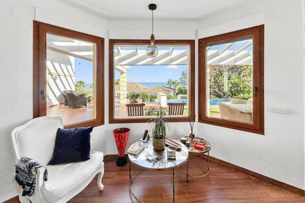 4 bed villa in Denia