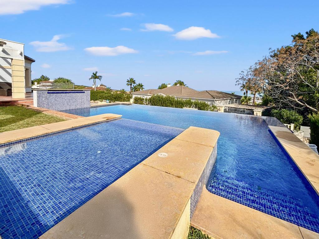 4 bed villa in Denia