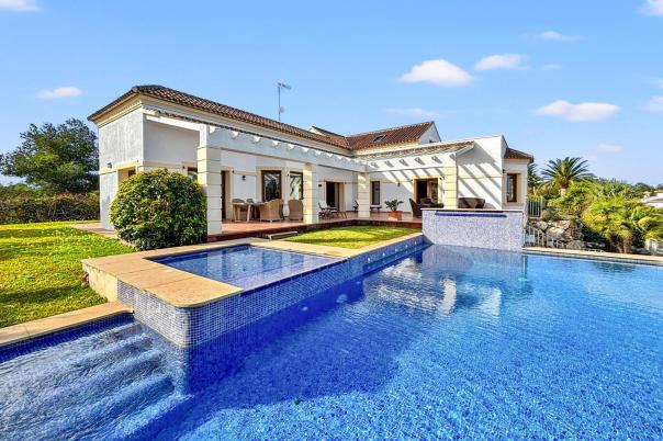 4 bed villa in Denia