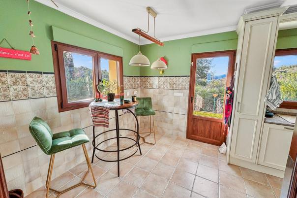 4 bed villa in Denia