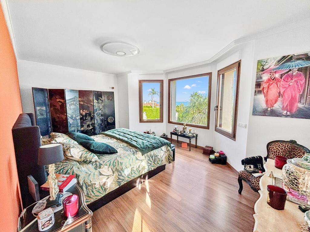 4 bed villa in Denia